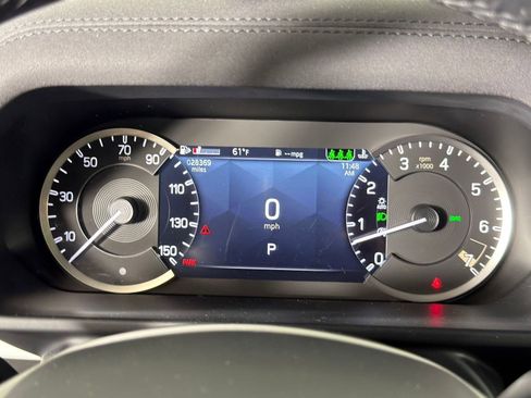 Used 2023 Land Rover Defender 110 X-Dynamic SE image 18