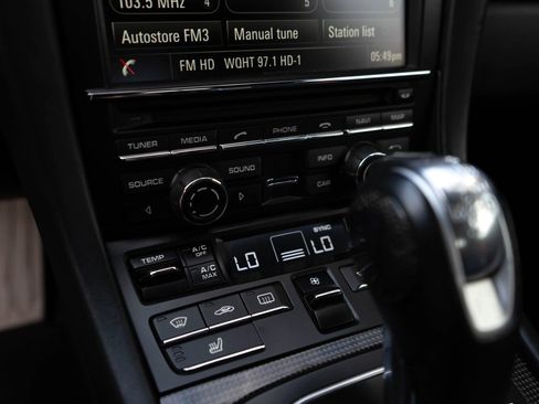 Used 2014 Porsche 911 Turbo image 58