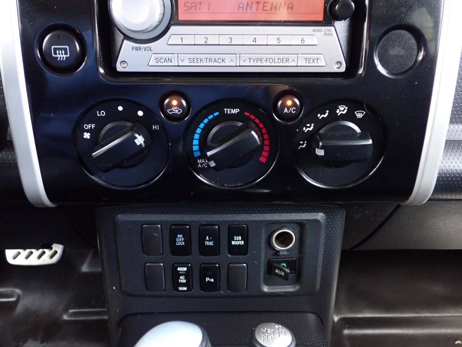 Used 2008 Toyota FJ Cruiser 4WD image 17