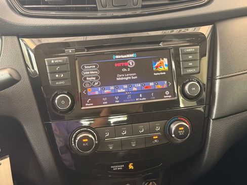 Used 2018 Nissan Rogue S FWD image 19