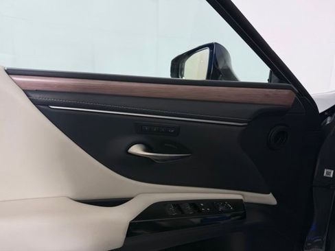 Certified 2025 Lexus ES 300h w/ Premium Package FWD image 37