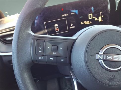 Used 2025 Nissan Kicks S AWD/4WD image 19