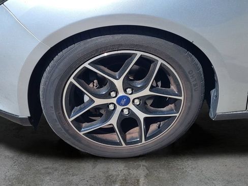 Used 2018 Ford Focus SEL w/ Cold Weather Package FWD image 27