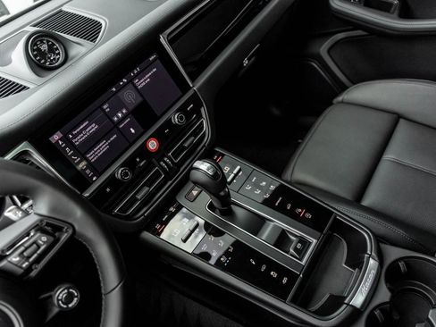 New 2026 Porsche Macan Turbo image 74