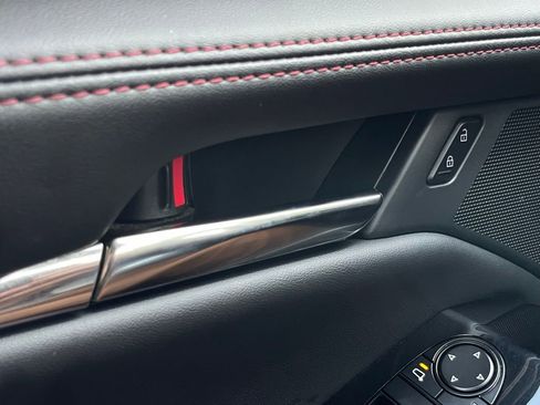 Used 2025 MAZDA MAZDA3 s image 12