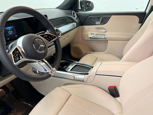 New 2026 Mercedes-Benz GLB 250 4MATIC image 15