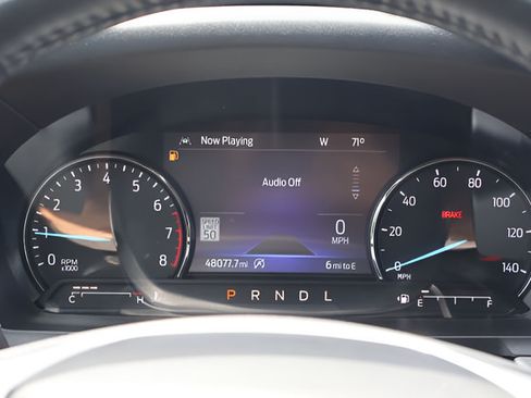 Used 2023 Ford Explorer XLT w/ Equipment Group 202A AWD/4WD image 23