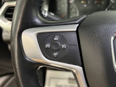 Used 2020 GMC Acadia SLE w/ Driver Convenience Package image 12