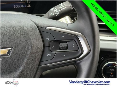 Certified 2025 Chevrolet Trax LT w/ LT Convenience Package FWD image 14