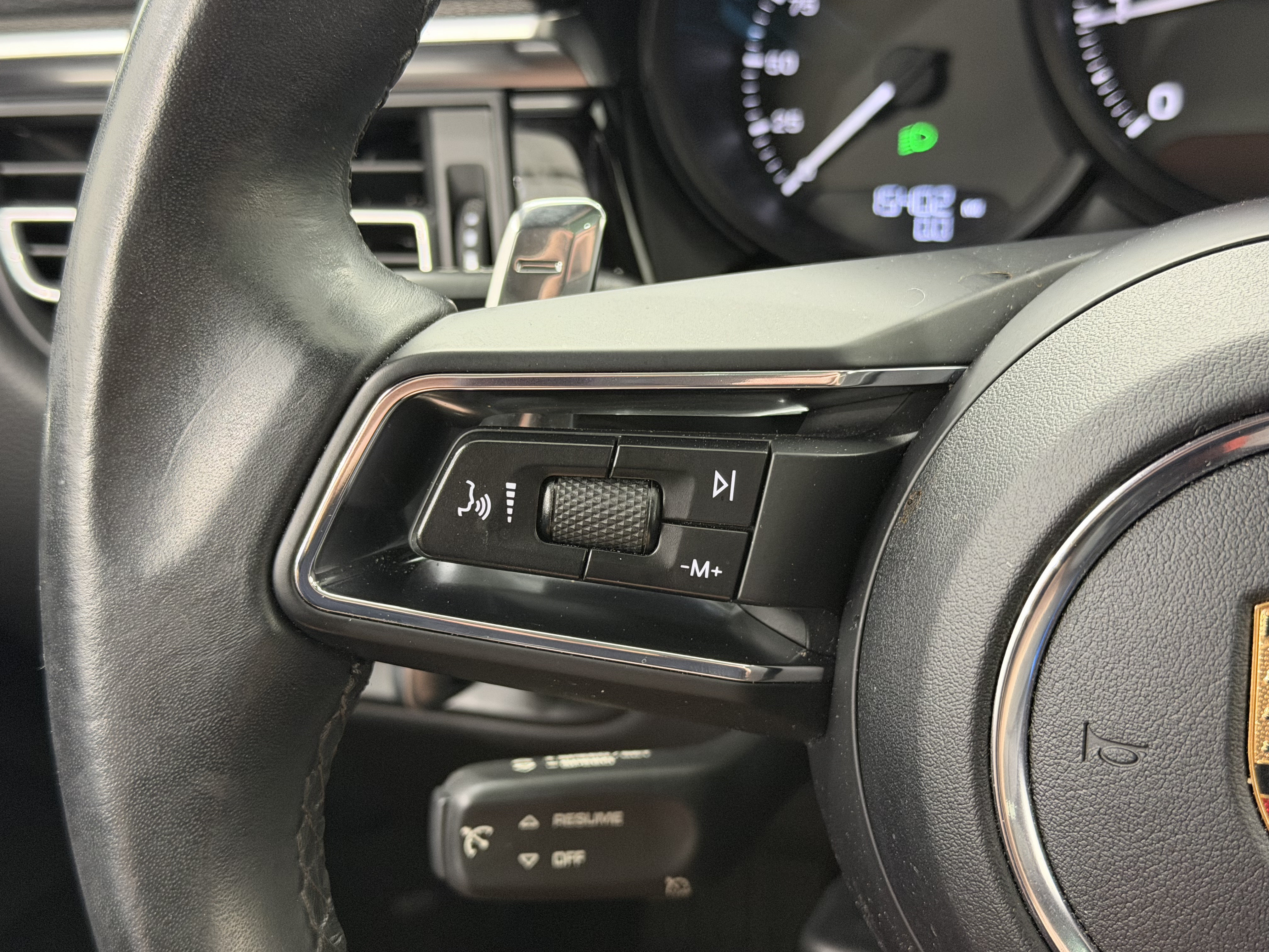 Used 2022 Porsche Macan AWD/4WD image 42