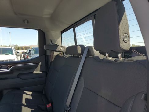 New 2026 GMC Sierra 1500 SLE w/ X31 Off-Road Package image 12