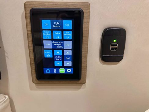 Used 2020 Mercedes-Benz Sprinter 3500 w/ Windows All Around Package image 74