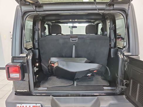 Used 2019 Jeep Wrangler Sport image 22