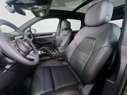 New 2026 Porsche Cayenne AWD/4WD image 5