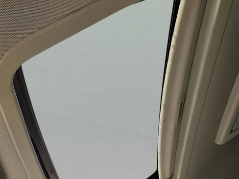 Used 2015 Toyota Sienna XLE image 29