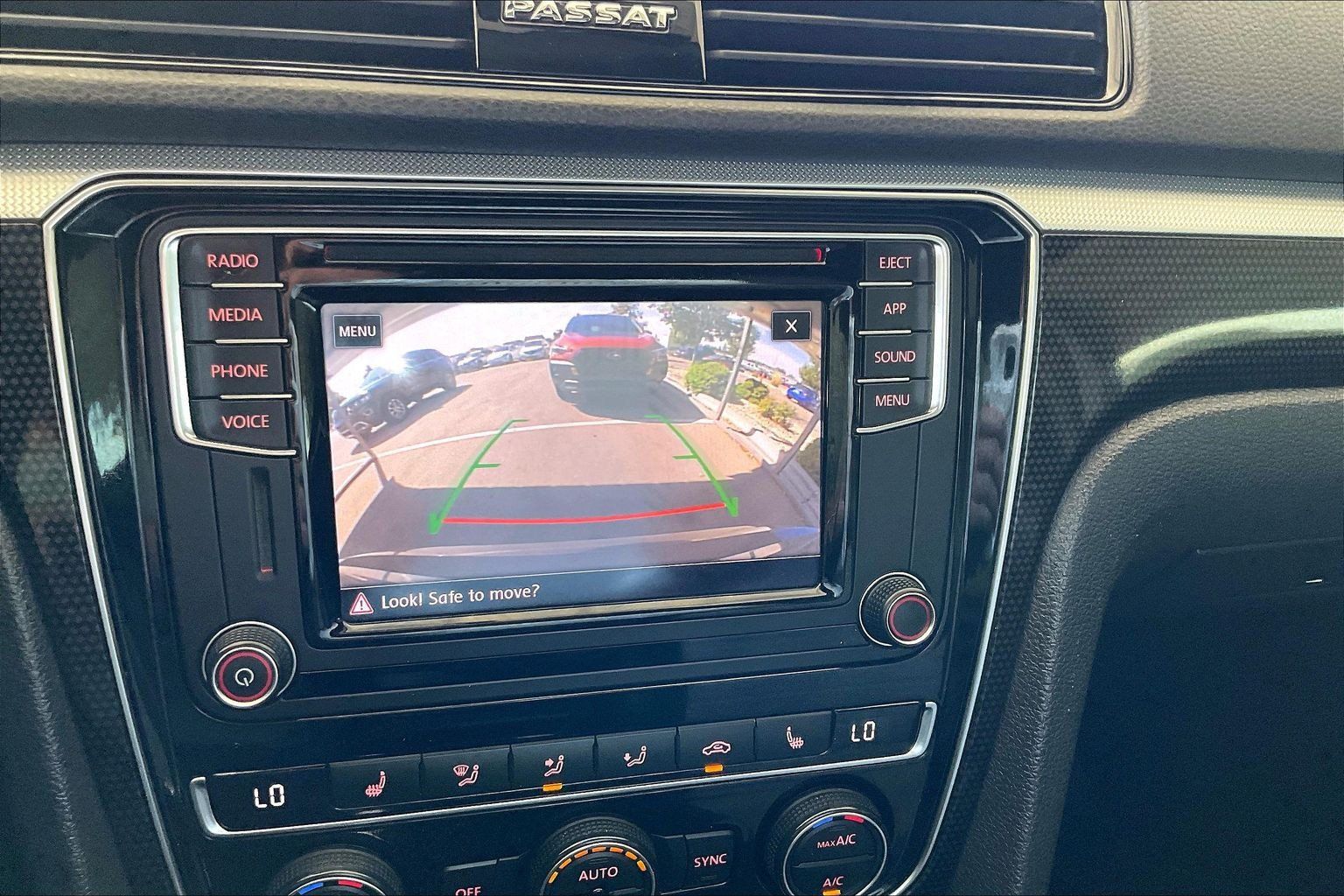 Used 2018 Volkswagen Passat 3.6 FWD image 14