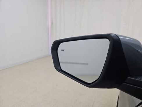 Used 2023 Chevrolet Equinox RS w/ LPO, Floor Liner Package image 10