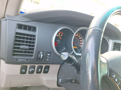 Used 2008 Toyota 4Runner Limited image 19