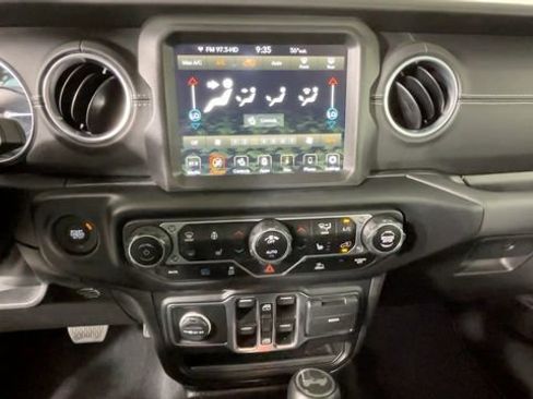 Used 2023 Jeep Wrangler Unlimited Sahara w/ Cold Weather Group AWD/4WD image 30
