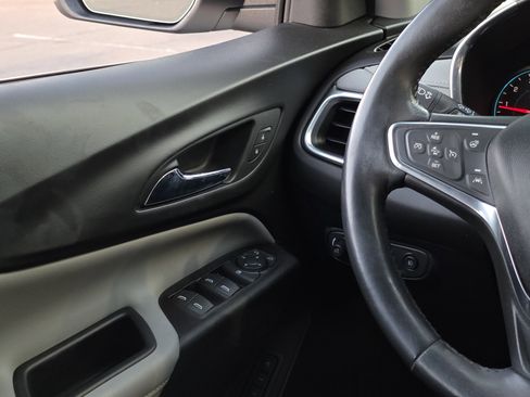 Used 2018 Chevrolet Equinox Premier image 30