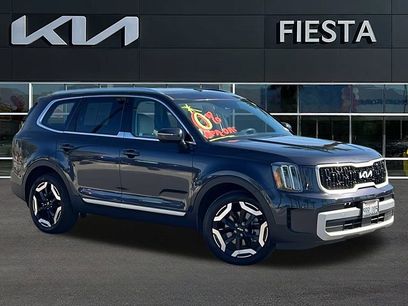Used 2025 Kia Telluride EX w/ EX Captain's Chair Package
