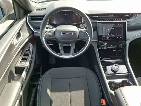New 2025 Jeep Grand Cherokee Laredo X AWD/4WD image 2