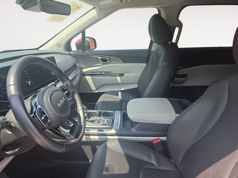 Certified 2024 Kia Carnival LX FWD image 21