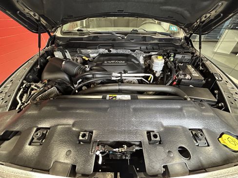 Used 2017 RAM 2500 Tradesman w/ Chrome Appearance Group image 16