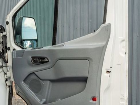 Used 2015 Ford Transit 250 130 Low Roof w/ Exterior Upgrade Package RWD image 36