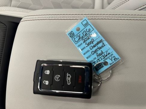 New 2026 Jeep Cherokee Overland w/ Trailer Tow Group image 37