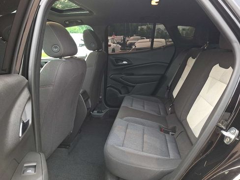 Used 2024 Chevrolet Trax RS w/ Sunroof Package FWD image 10