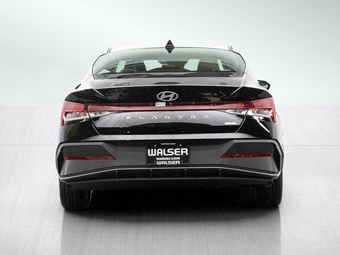 Used 2026 Hyundai Elantra Hybrid FWD image 4