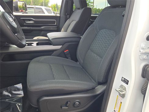 Used 2025 RAM 1500 Big Horn AWD/4WD image 34