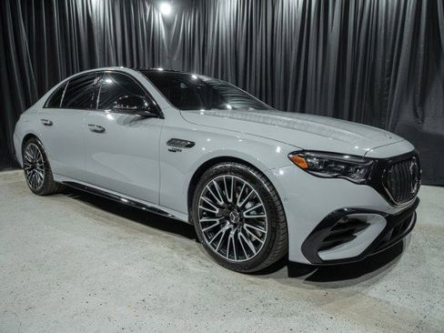 New 2026 Mercedes-Benz E 53 AMG e 4MATIC Sedan image 3
