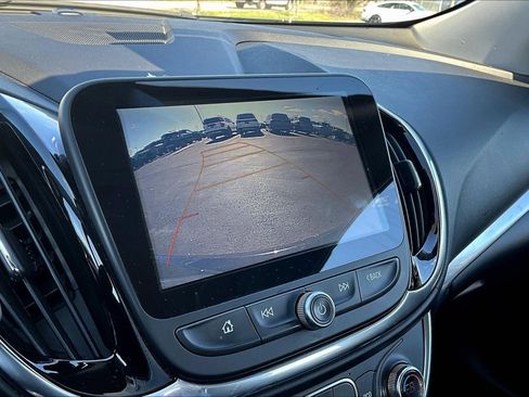 Used 2018 Chevrolet Volt Premier w/ Driver Confidence Package image 4