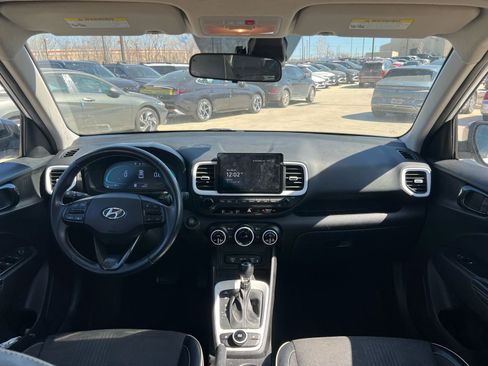 Certified 2023 Hyundai Venue Limited image 18