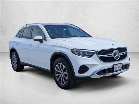Used 2026 Mercedes-Benz GLC 300 4MATIC image 3