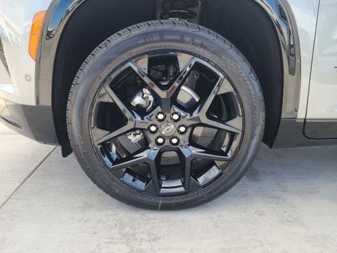 New 2026 Chevrolet Traverse RS w/ LPO, Floor Liner Package FWD image 20