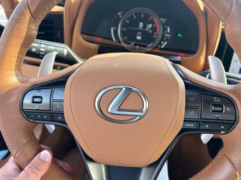 Used 2025 Lexus LC 500 Convertible w/ Touring Package RWD image 10
