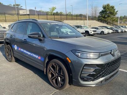 Used 2025 Volkswagen Tiguan SE R-Line