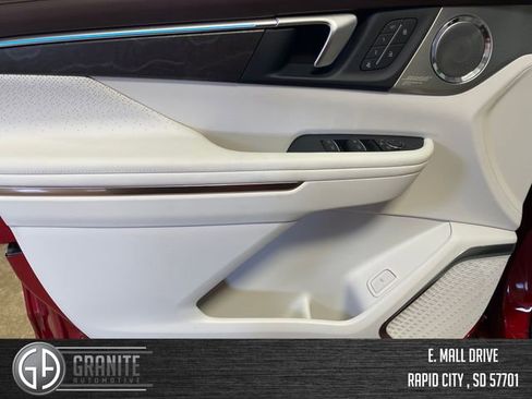 New 2026 Buick Enclave Avenir image 10