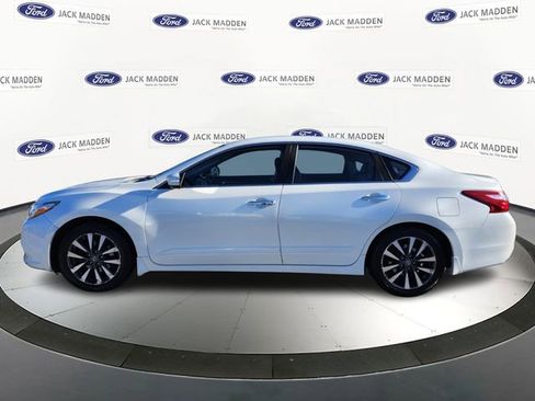 Used 2017 Nissan Altima 2.5 SL image 2