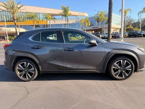 Used 2022 Lexus UX 200 w/ Accessory Package (Z1) FWD image 4
