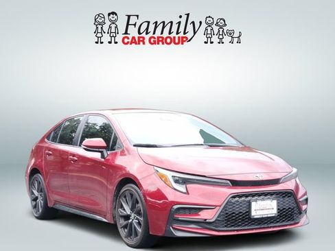Used 2023 Toyota Corolla SE FWD image 2