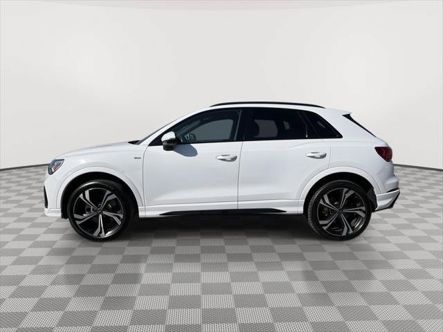 Used 2024 Audi Q3 2.0T Premium Plus w/ Premium Plus Package AWD/4WD image 2