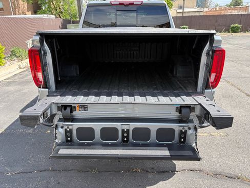 Used 2025 GMC Sierra 1500 AT4 w/ AT4 Premium Package AWD/4WD image 8