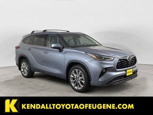 Used 2022 Toyota Highlander Limited AWD/4WD image 7