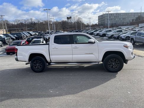 Used 2023 Toyota Tacoma SR5 image 7