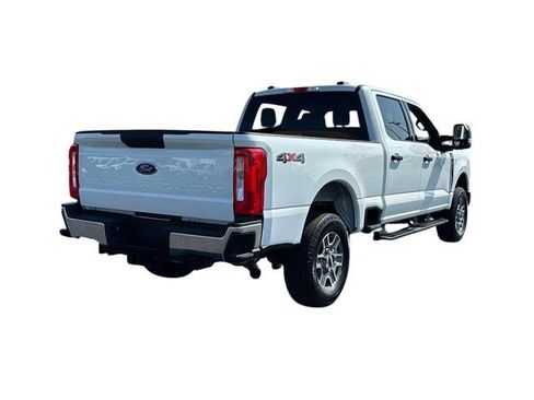Used 2025 Ford F250 XLT AWD/4WD image 4