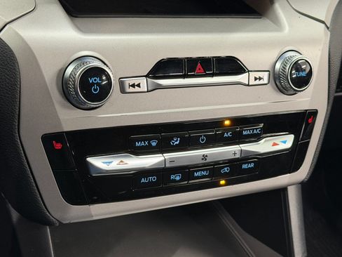 Certified 2023 Ford Explorer XLT AWD/4WD image 18